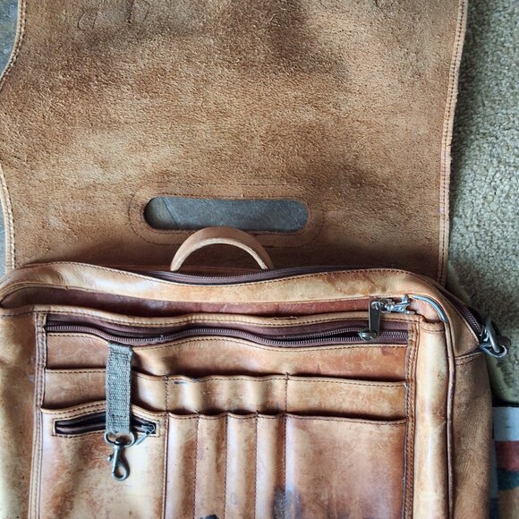Vintage Eddie Bauer Beautifully Broken In Briefcase - Picture 2 of 5
